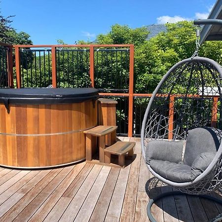 Soak In Cedar Tub, Stroll To Havelock Village Havelock North Exteriör bild