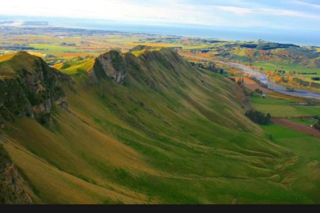 Soak In Cedar Tub, Stroll To Havelock Village Havelock North Exteriör bild